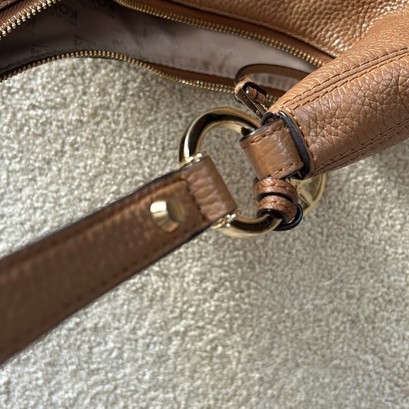 Michael Michael Kors Rhea messenger bag.  Tan. - Picture 9 of 16